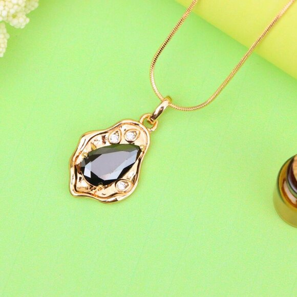 "Chic Black Teardrop Pendant in Gold Frame, XPPT1735 - Picture 10 of 13